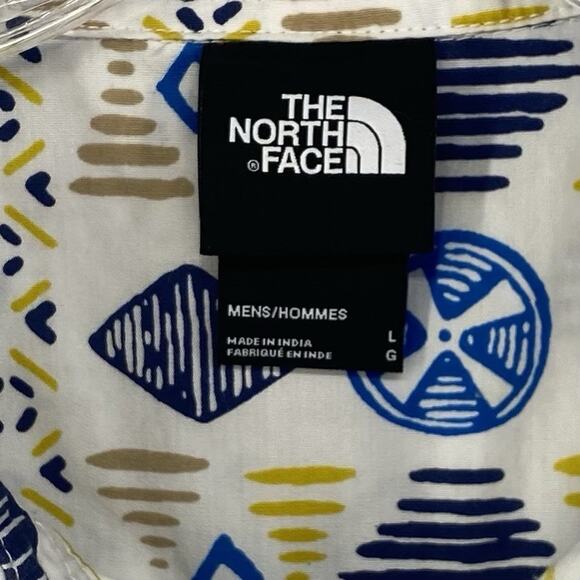 🤍 The North Face White Geometric SS Button Down L - Picture 6 of 10